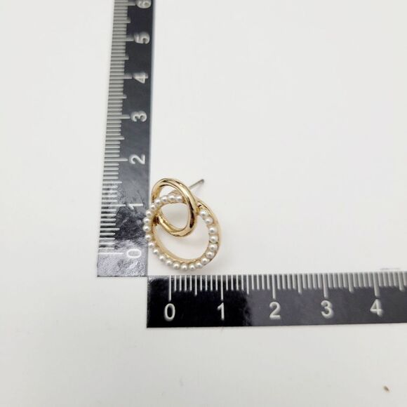 Brand New Saint Helens Gold Tone Pearls Earrings - Picture 8 of 8